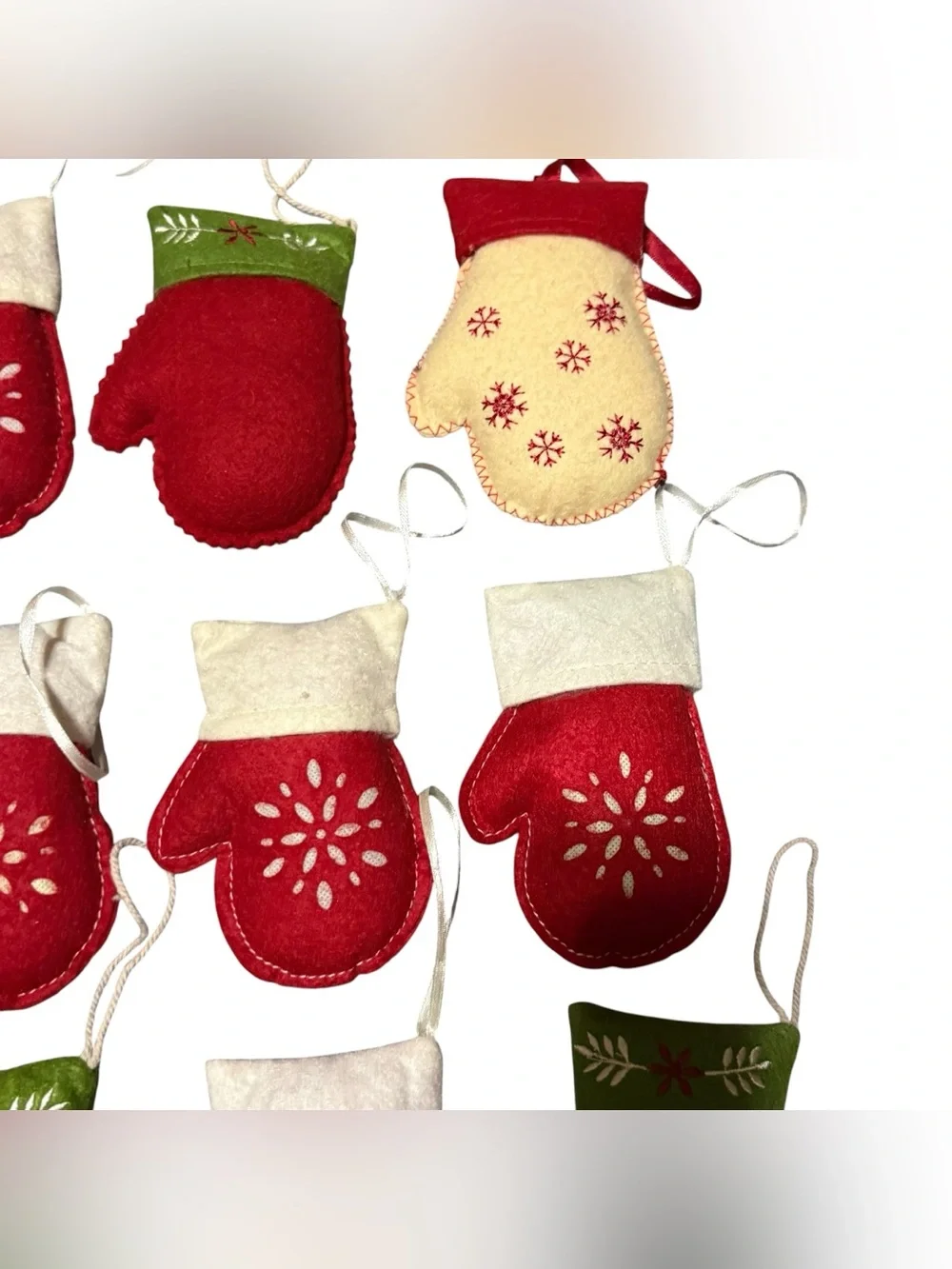 Lot Of 15 Winter Mittens Gloves Christmas Ornaments Felt